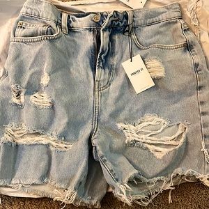 Forever 21 denim shorts in light denim